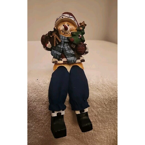 Snowman Sitting Ornament 4.5" From Bottom Up. Christmas Decor 6" Tall - Picture 2 of 5